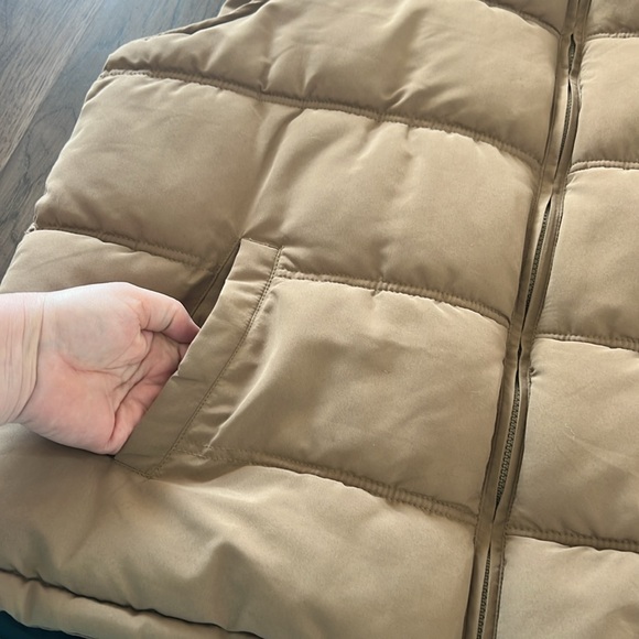 Old Mill Men’s 2XL Tan Puffer Vest - Picture 5 of 12
